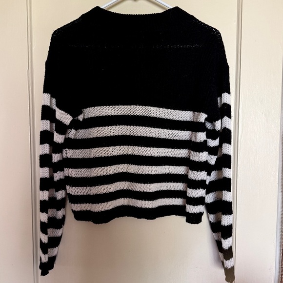🆕 Black and White Striped Sweater ❤️ - Picture 3 of 3